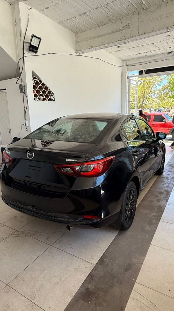 MAZDA 2 CARBON EDITION AUT 2023 - Imagen 4
