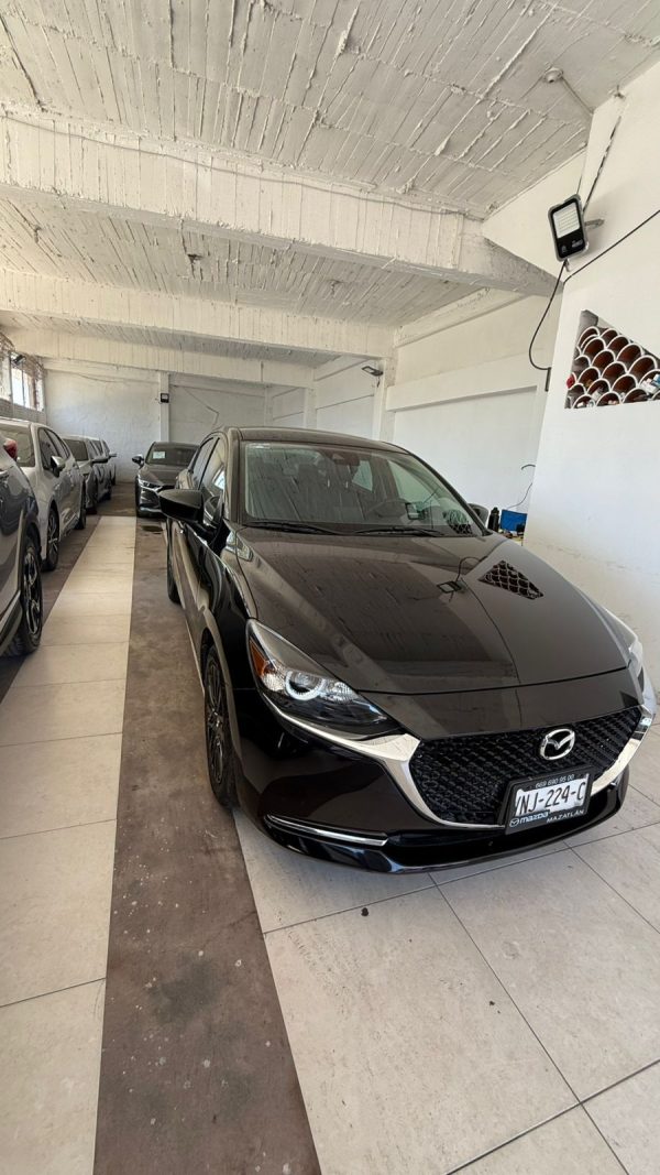 MAZDA 2 CARBON EDITION AUT 2023 - Imagen 2